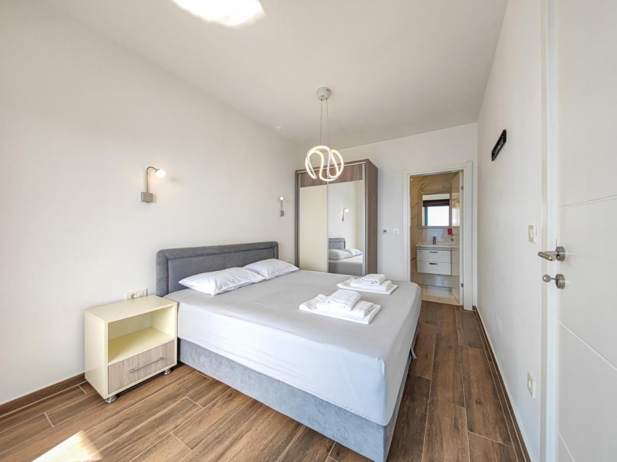 Apartment Plavo Nebo Dobra Voda Luaran gambar