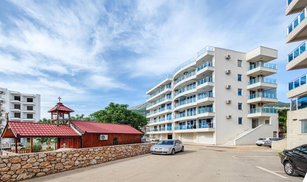 Apartment Plavo Nebo Dobra Voda Luaran gambar