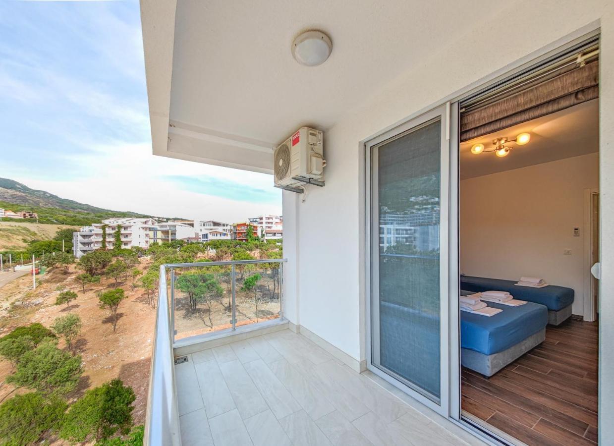 Apartment Plavo Nebo Dobra Voda Luaran gambar