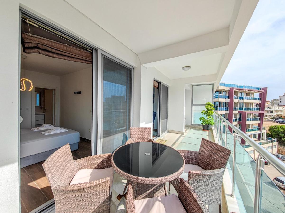 Apartment Plavo Nebo Dobra Voda Luaran gambar